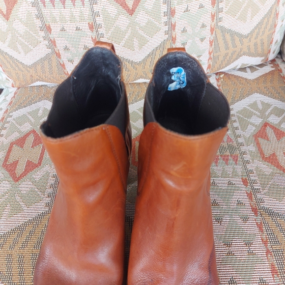 Boemos Chelsea Ankle Leather Booties Size 6 or 36 Made in Italy - Picture 6 of 10